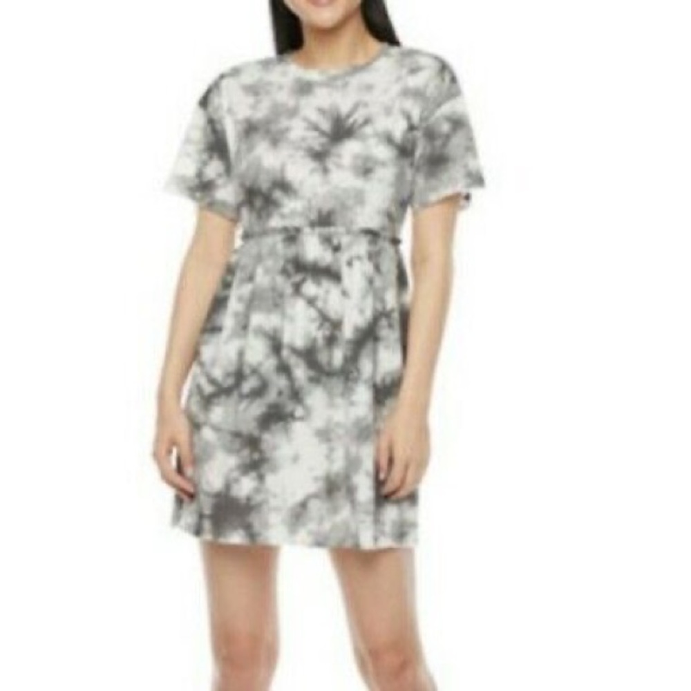 Arizona Jean Co. Junior’s Short Sleeve Babydoll Phantom Gray Tie Dye Dress NWT